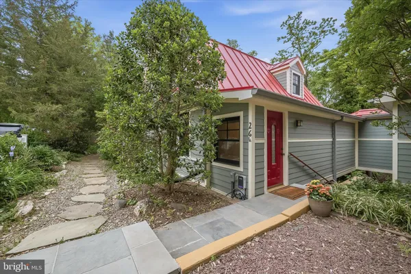 $1,175,000 | 26 Wellesley Circle, Glen Echo, MD 20812