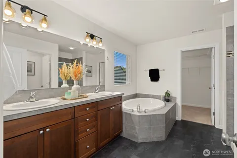 $625,000 | 16614 80th Ave Court East, Puyallup, WA 98375