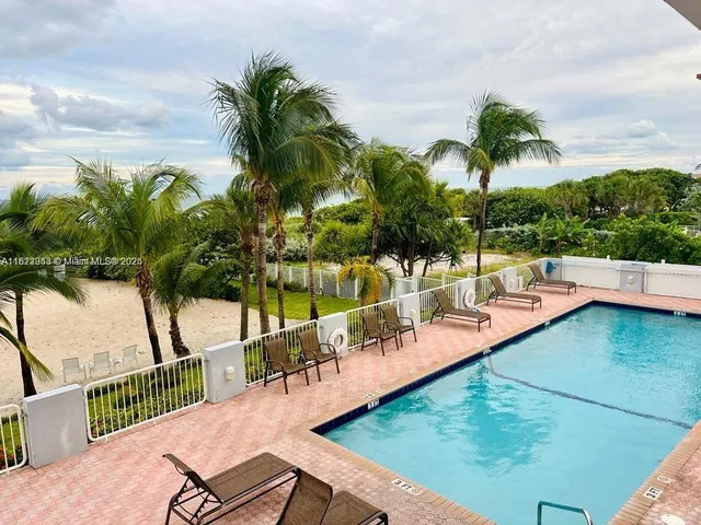 $788,000 | 9341 Collins Avenue, Unit 705, Surfside, FL 33154