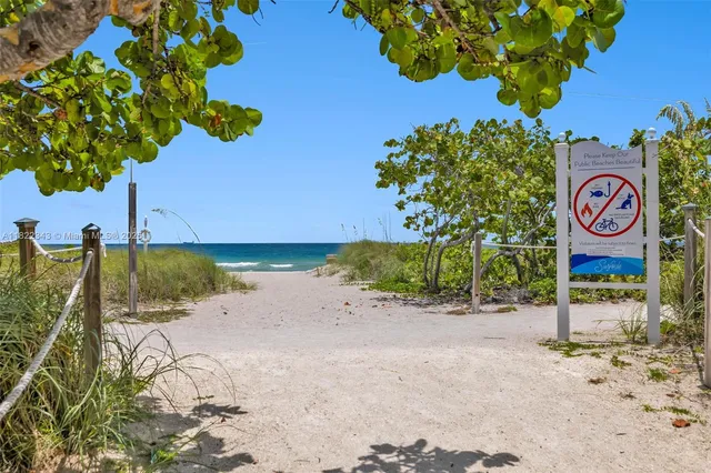 $788,000 | 9341 Collins Avenue, Unit 705, Surfside, FL 33154