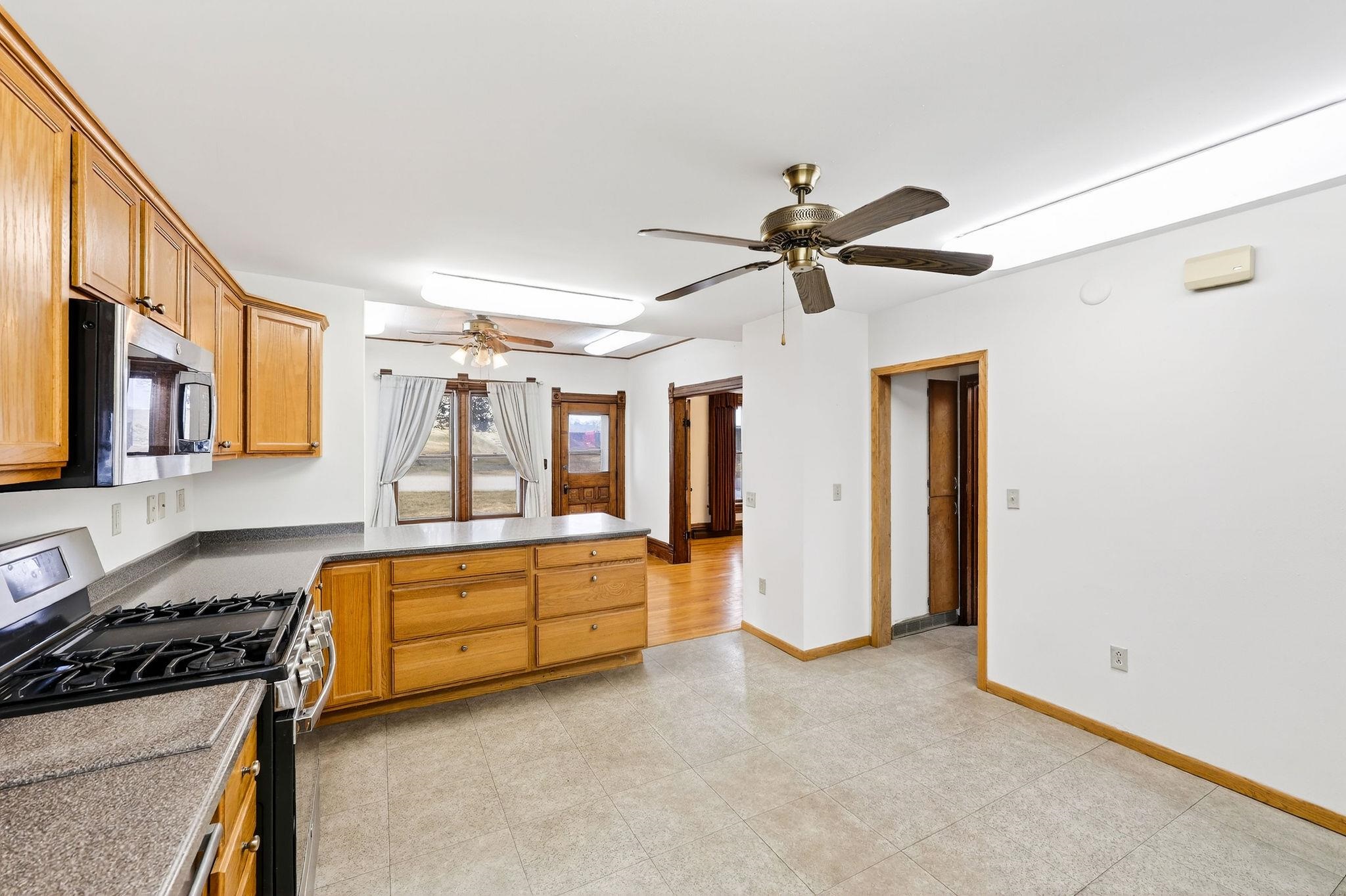 7313 Schaller Road Verona, WI 53593 - Photo 14 of 54