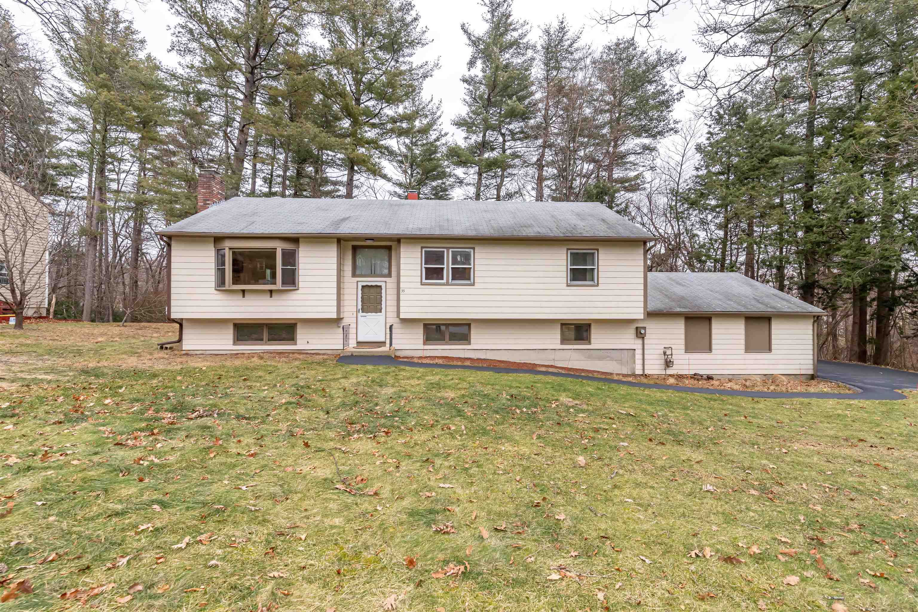 35 Pemberton Road Nashua, NH 03063 - Photo 1 of 43 Gallery Image 1