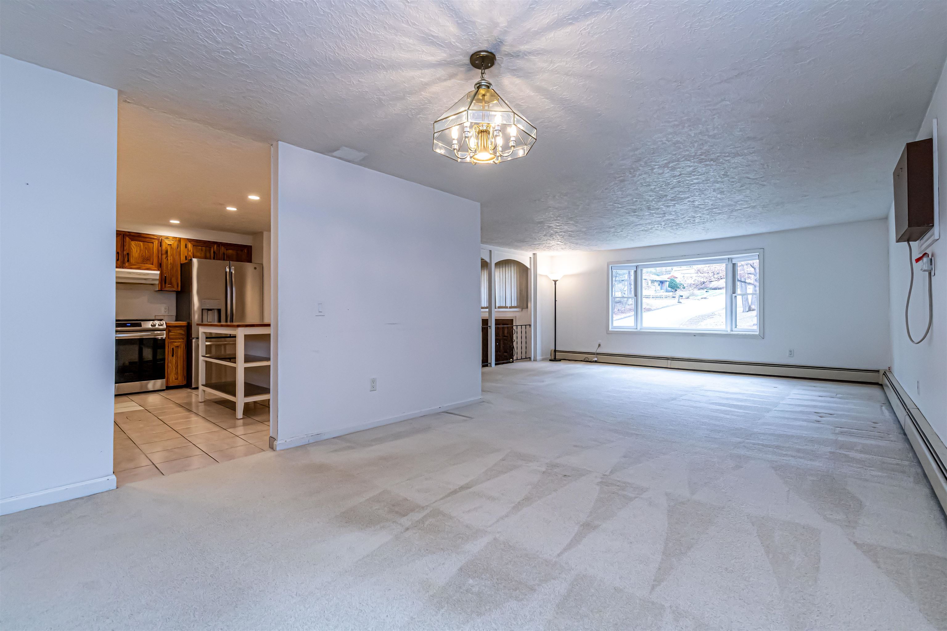 35 Pemberton Road Nashua, NH 03063 - Photo 9 of 43 Gallery Image 9