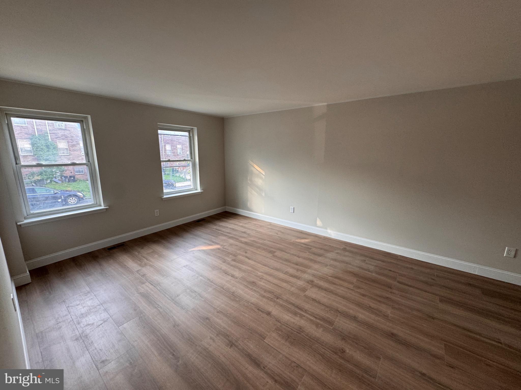 12086 Abby Road Philadelphia, PA 19154 - Photo 3 of 10 Gallery Image 3
