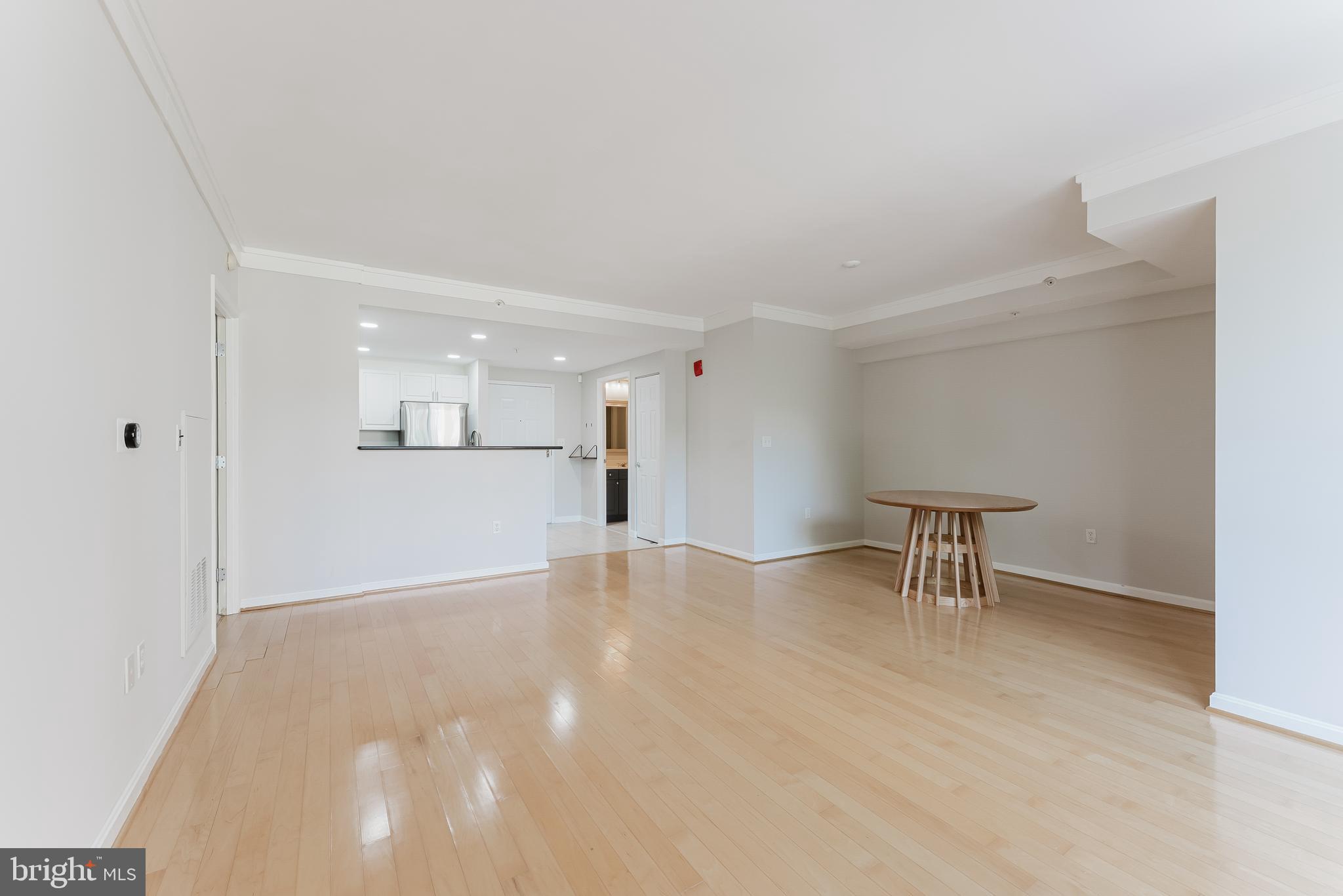 2726 Gallows Road, Unit 202 Vienna, VA 22180 - Photo 25 of 39