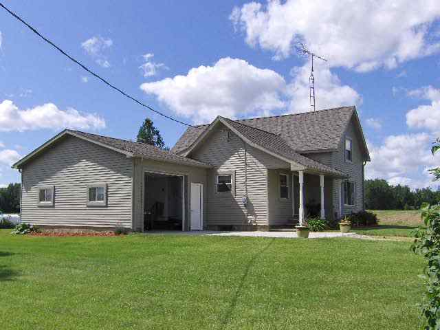 1585 Arnold Road Snover, MI 48472 - Photo 1 of 10 31009153.JPG