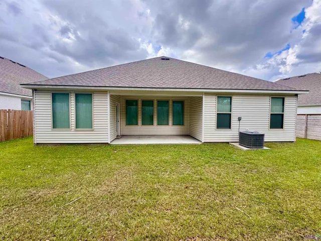$319,900 | 5415 Heron Nest Drive, Baton Rouge, LA 70816