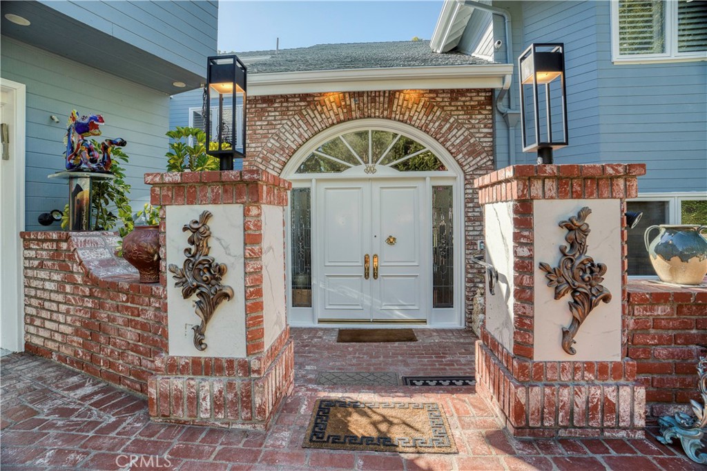 1 Royal St George Road Newport Beach, CA 92660 - Photo 3 of 65