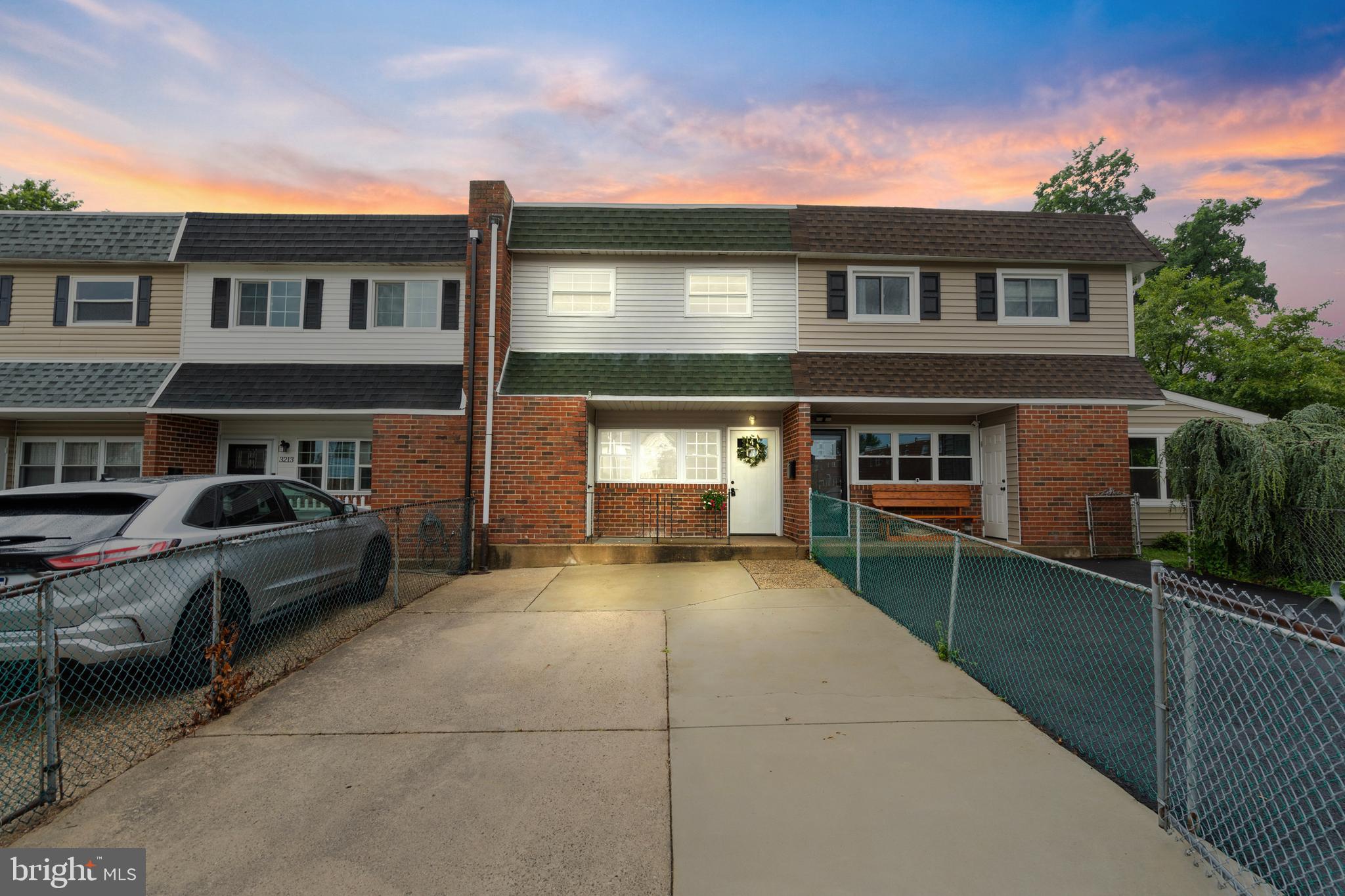 3215 Fairdale Road Philadelphia, PA 19154 - Photo 1 of 27 Gallery Image 1