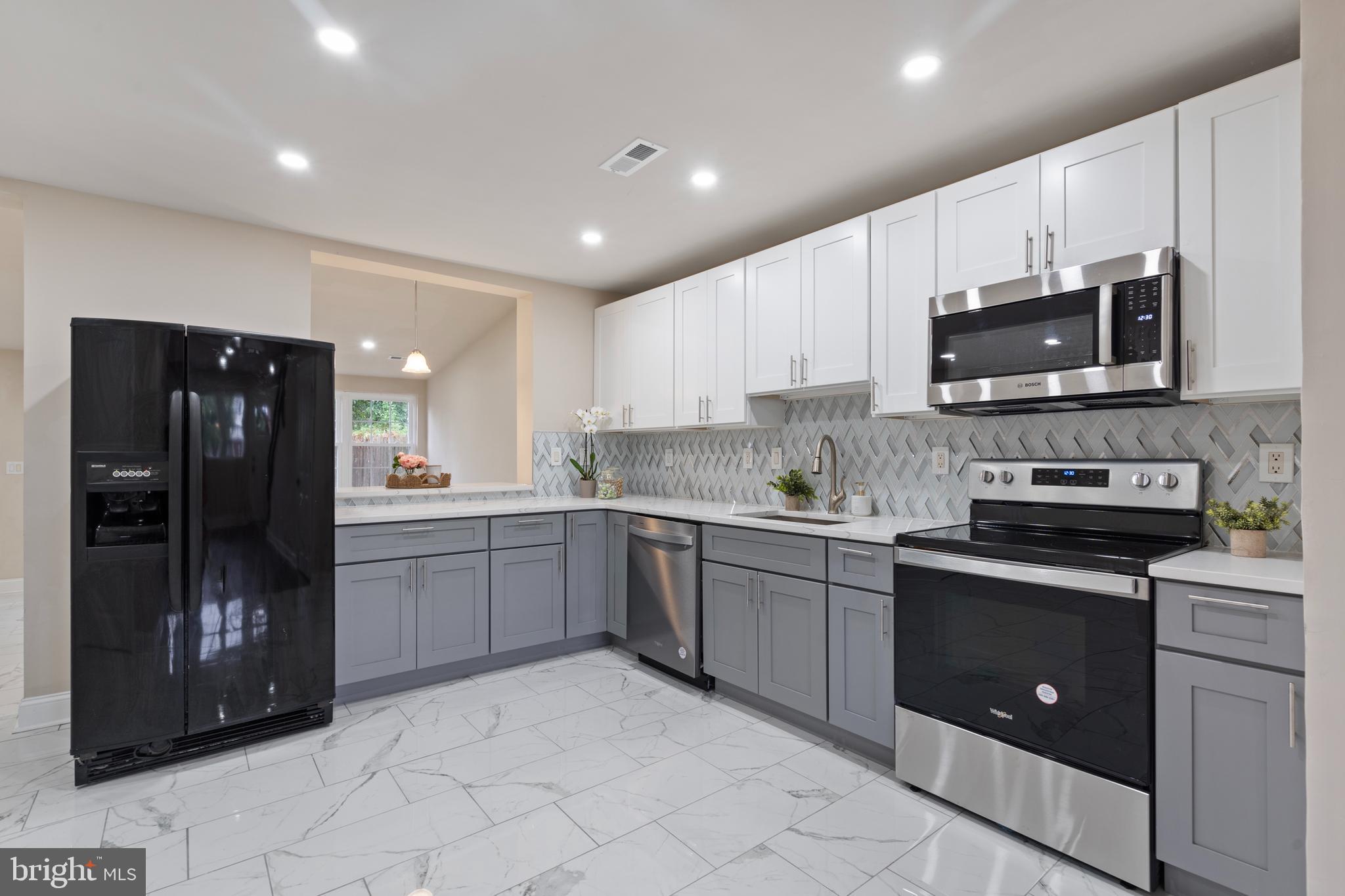 3215 Fairdale Road Philadelphia, PA 19154 - Photo 2 of 27 Gallery Image 2