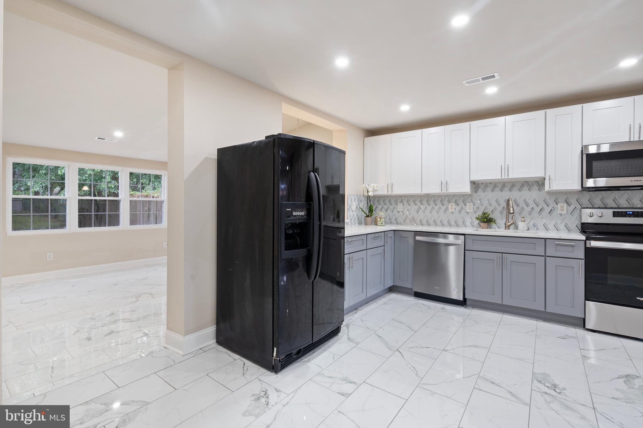 3215 Fairdale Road Philadelphia, PA 19154 - Photo 4 of 27 Gallery Image 4
