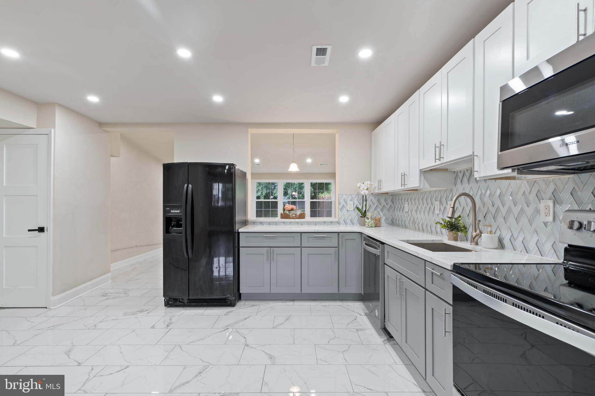 3215 Fairdale Road Philadelphia, PA 19154 - Photo 5 of 27 Gallery Image 5