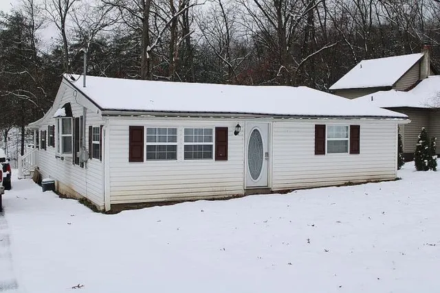 $330,000 | 113 2nd Street, Fredericksburg, PA 17026