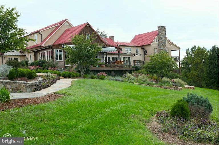 6131 Keyser Road Hume, VA 22639 - Photo 3 of 30 Exterior (Rear)
