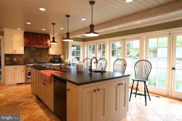 6131 Keyser Road Hume, VA 22639 - Photo 6 of 30 Kitchen