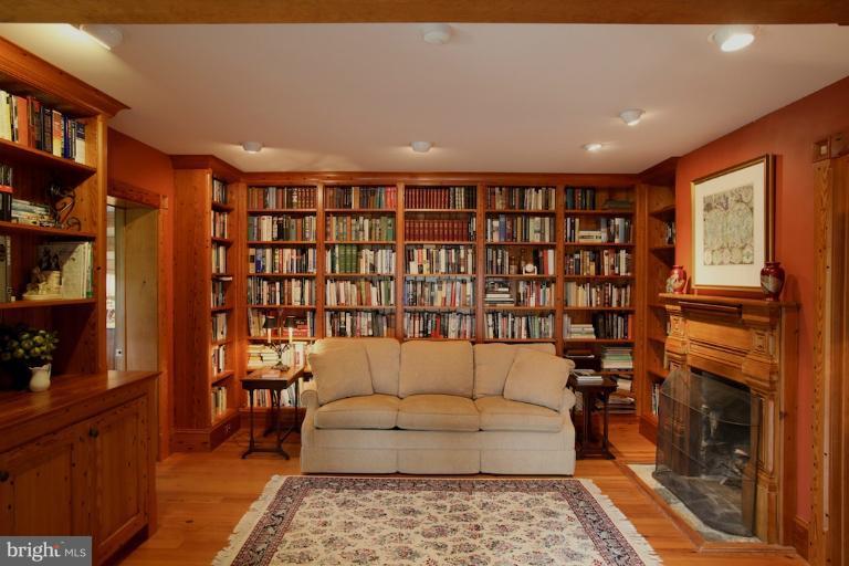 6131 Keyser Road Hume, VA 22639 - Photo 8 of 30 Interior (General)