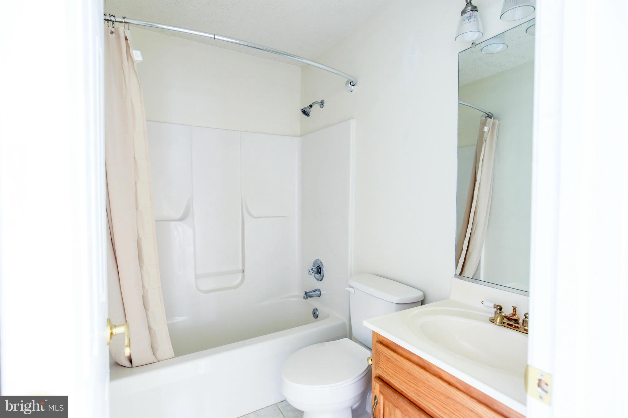 3926 Calawasse Road Edgewater, MD 21037 - Photo 28 of 30 Hall Bathroom