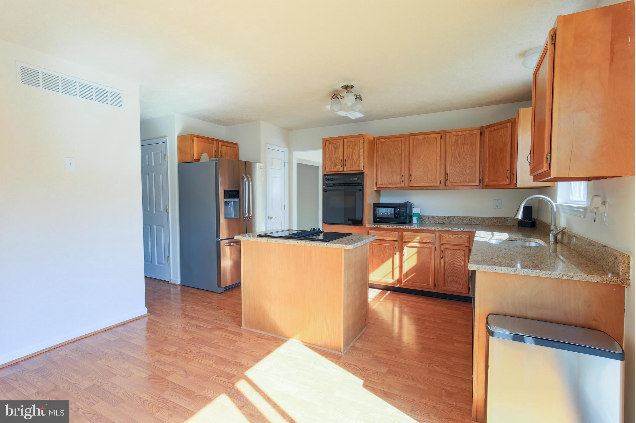 3926 Calawasse Road Edgewater, MD 21037 - Photo 6 of 30 Kitchen with Stainless Steel Appliances