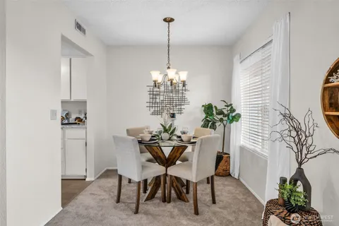 $350,000 | 14010 Juanita Drive Northeast, Unit SB4, Kirkland, WA 98034