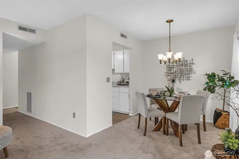 $350,000 | 14010 Juanita Drive Northeast, Unit SB4, Kirkland, WA 98034