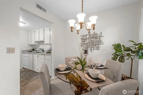 $350,000 | 14010 Juanita Drive Northeast, Unit SB4, Kirkland, WA 98034