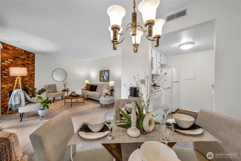 $350,000 | 14010 Juanita Drive Northeast, Unit SB4, Kirkland, WA 98034