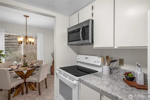 $350,000 | 14010 Juanita Drive Northeast, Unit SB4, Kirkland, WA 98034