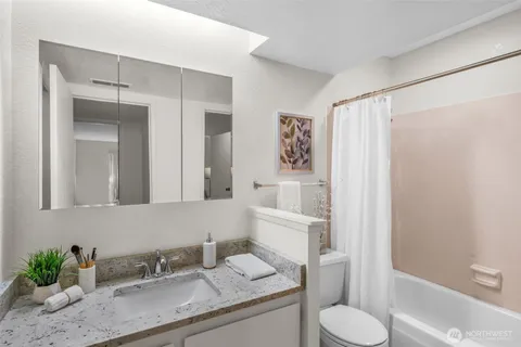 $350,000 | 14010 Juanita Drive Northeast, Unit SB4, Kirkland, WA 98034