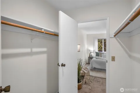 $350,000 | 14010 Juanita Drive Northeast, Unit SB4, Kirkland, WA 98034