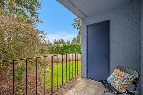 $350,000 | 14010 Juanita Drive Northeast, Unit SB4, Kirkland, WA 98034