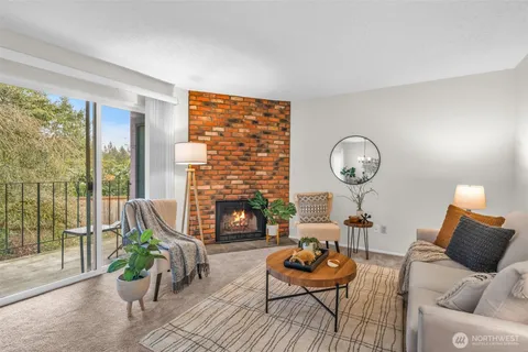 $350,000 | 14010 Juanita Drive Northeast, Unit SB4, Kirkland, WA 98034