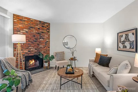 $350,000 | 14010 Juanita Drive Northeast, Unit SB4, Kirkland, WA 98034