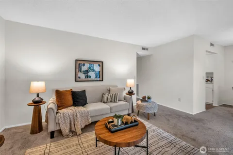 $350,000 | 14010 Juanita Drive Northeast, Unit SB4, Kirkland, WA 98034