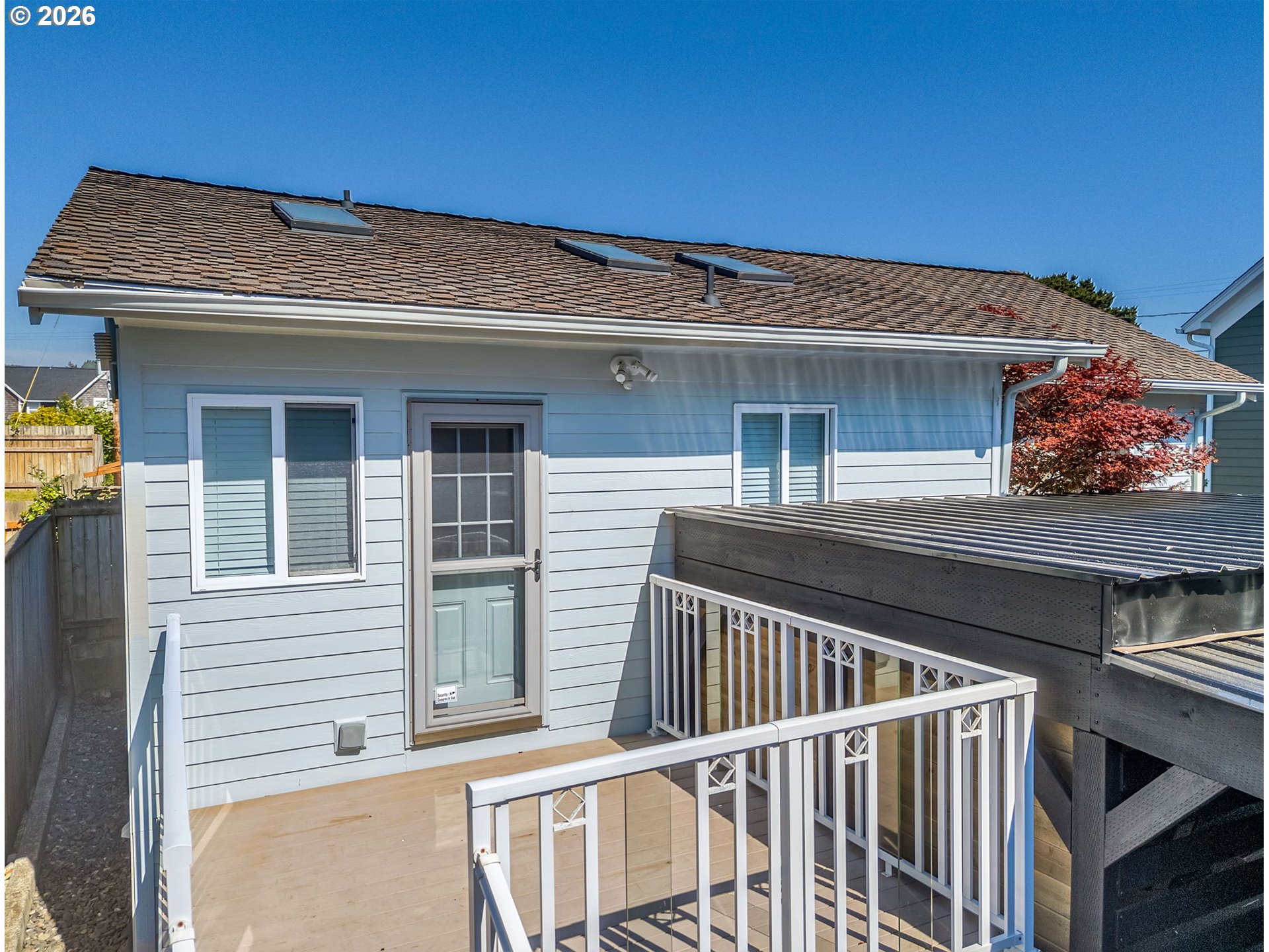 136B 3rd Avenue Seaside, OR 97138 - Photo 37 of 38 Deck