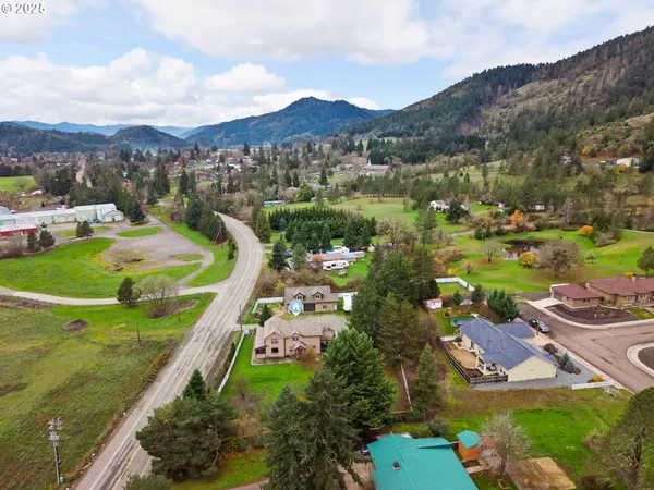 $614,900 | 1770 North Myrtle Road, Myrtle Creek, OR 97457