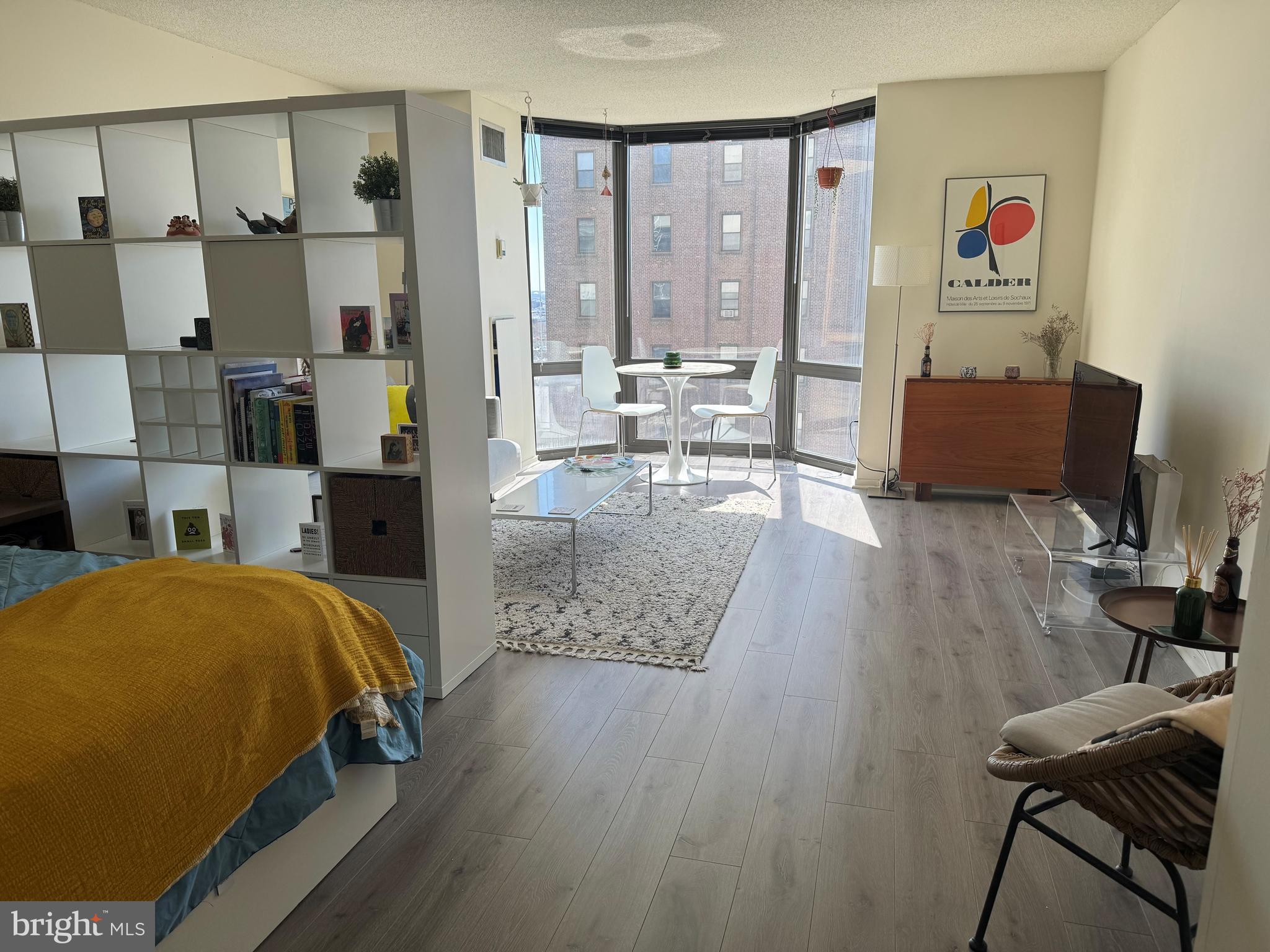 2018-32 Walnut Street, Unit 17M Philadelphia, PA 19103 - Photo 3 of 16