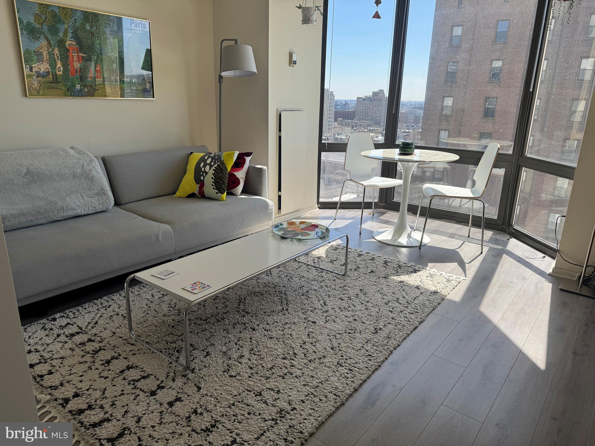 2018-32 Walnut Street, Unit 17M Philadelphia, PA 19103 - Photo 4 of 16