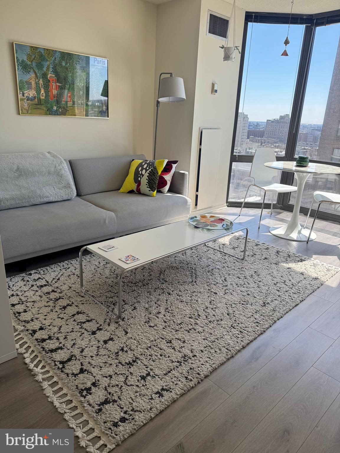 2018-32 Walnut Street, Unit 17M Philadelphia, PA 19103 - Photo 5 of 16