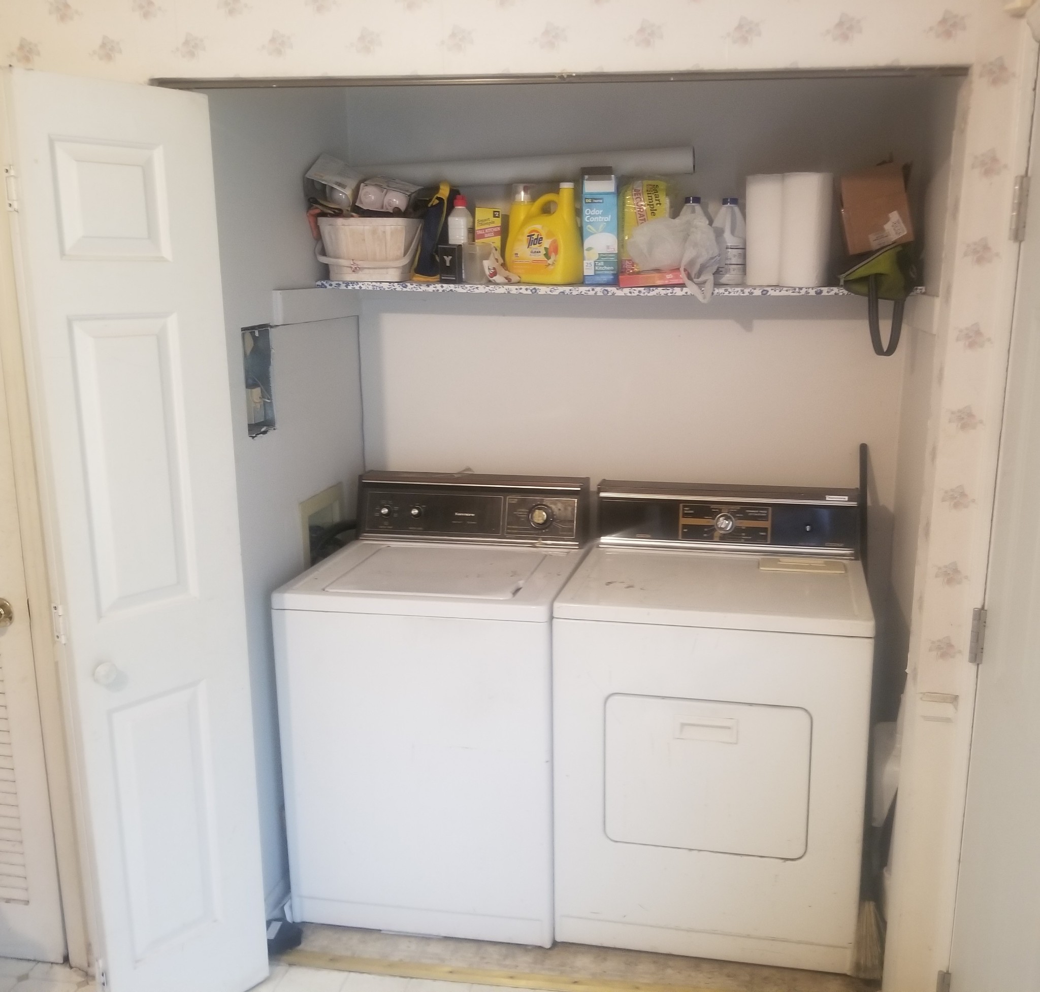 3239 Anderson Road Antioch, TN 37013 - Photo 4 of 9 a utility room with dryer and washer
