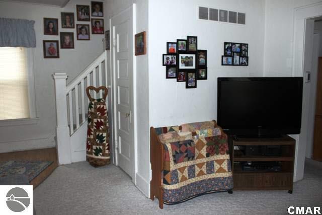 159 Moyer Avenue Alma, MI 48801 - Photo 5 of 20 1769263-4.JPG