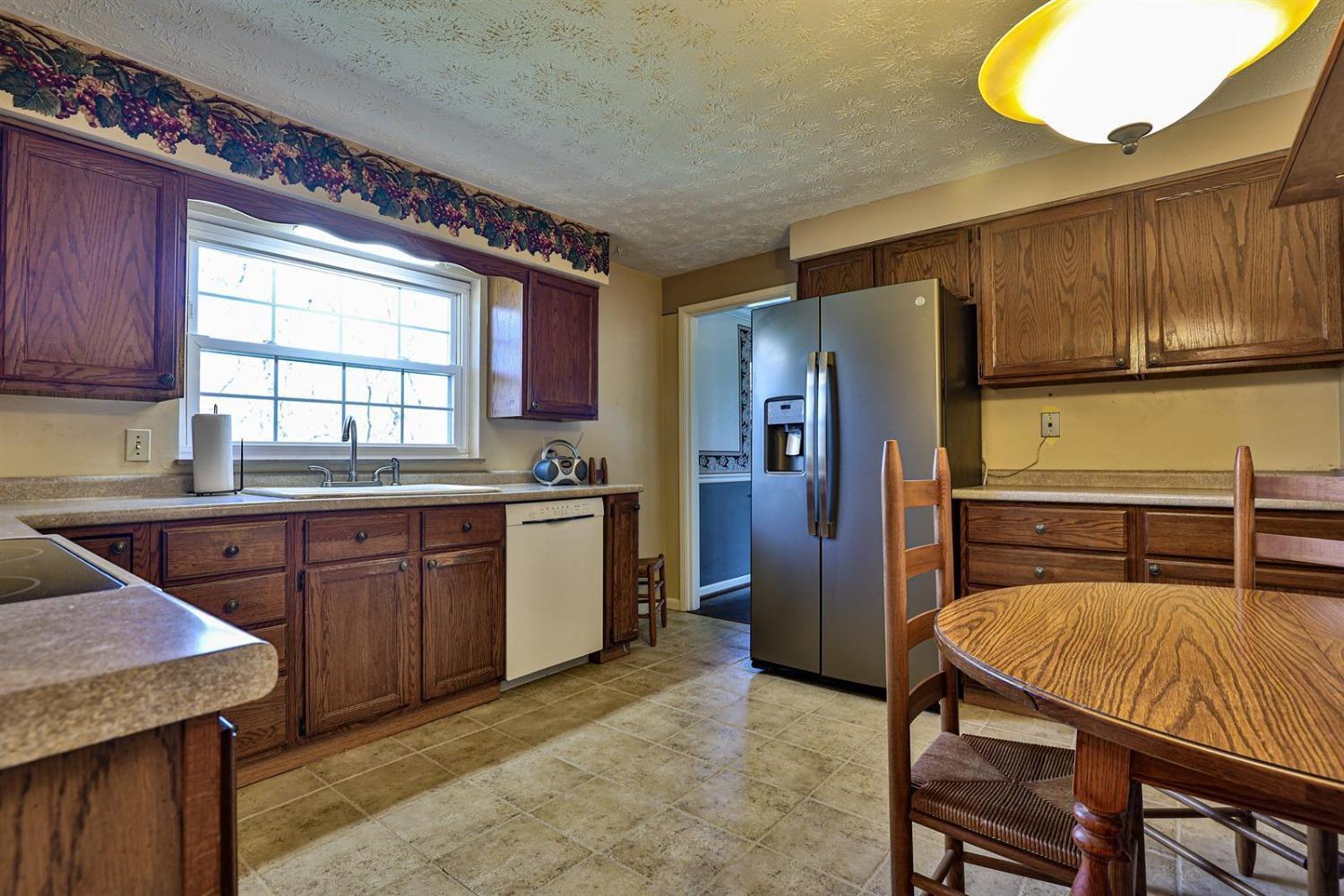 350 Compton Road Cincinnati, OH 45215 - Photo 11 of 43