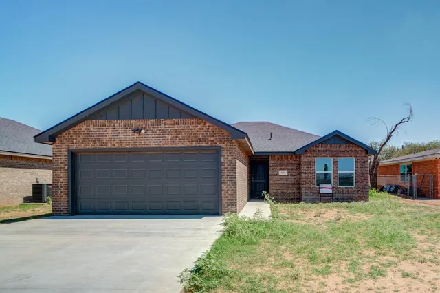 $185,900 | 930 East Municipal Drive, Lubbock, TX 79403