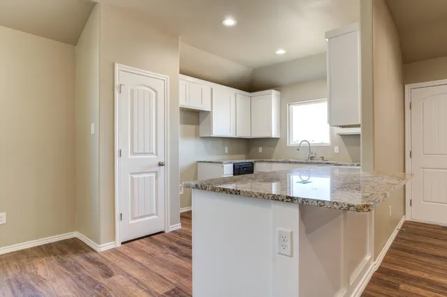 $185,900 | 930 East Municipal Drive, Lubbock, TX 79403