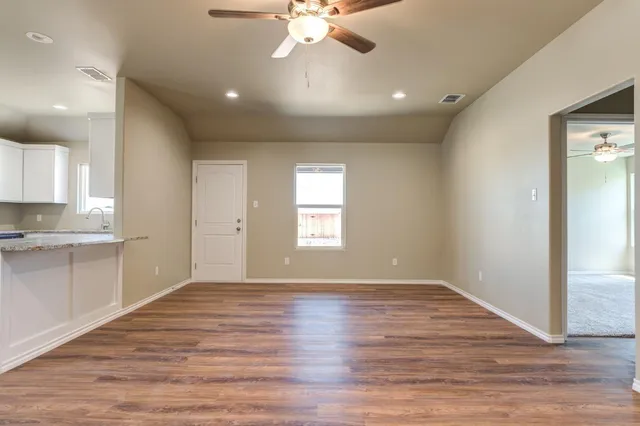 $185,900 | 930 East Municipal Drive, Lubbock, TX 79403