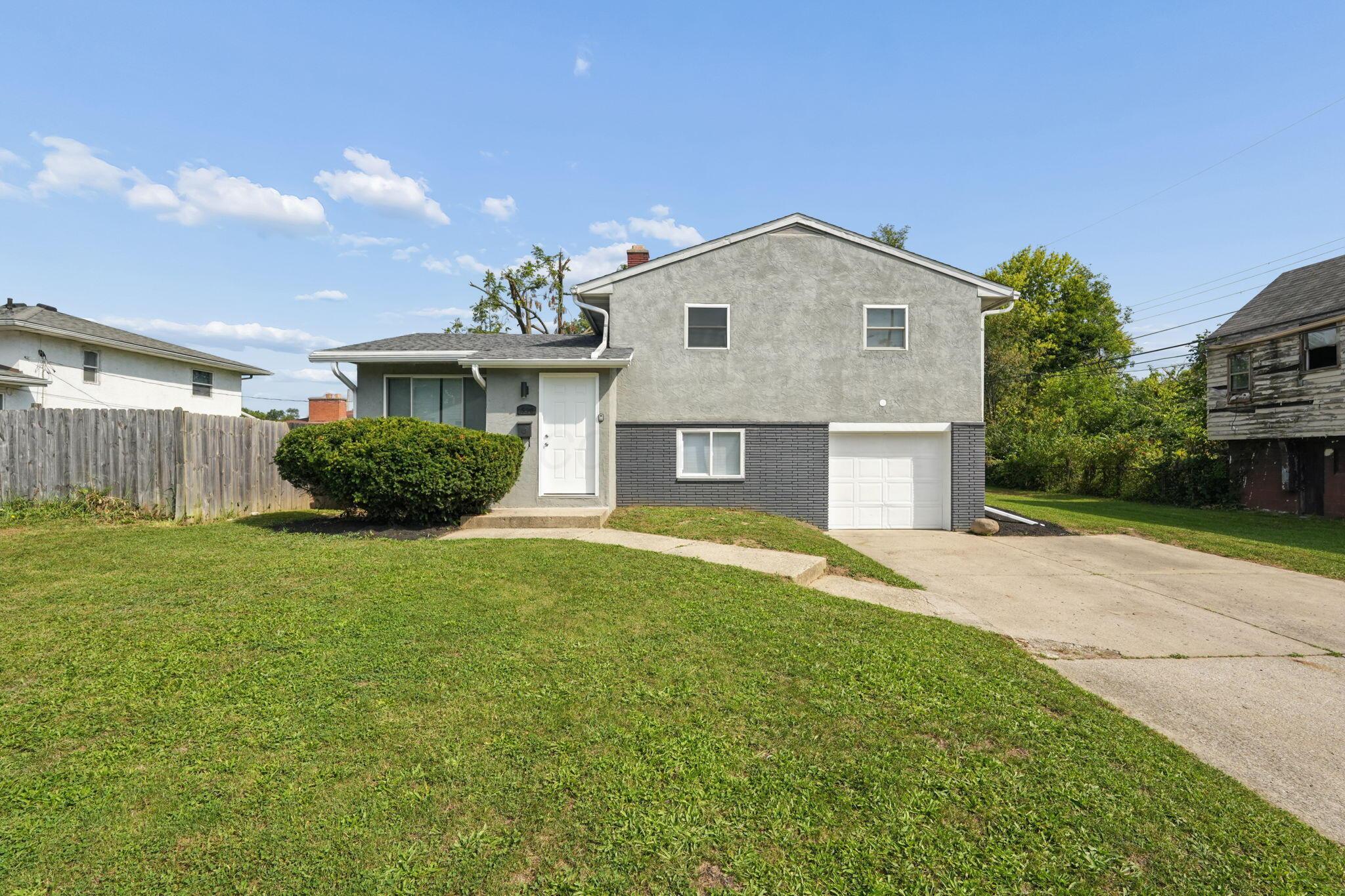 990 Reeb Avenue Columbus, OH 43207 - Photo 4 of 30 2-web-or-mls-990-reeb-ave