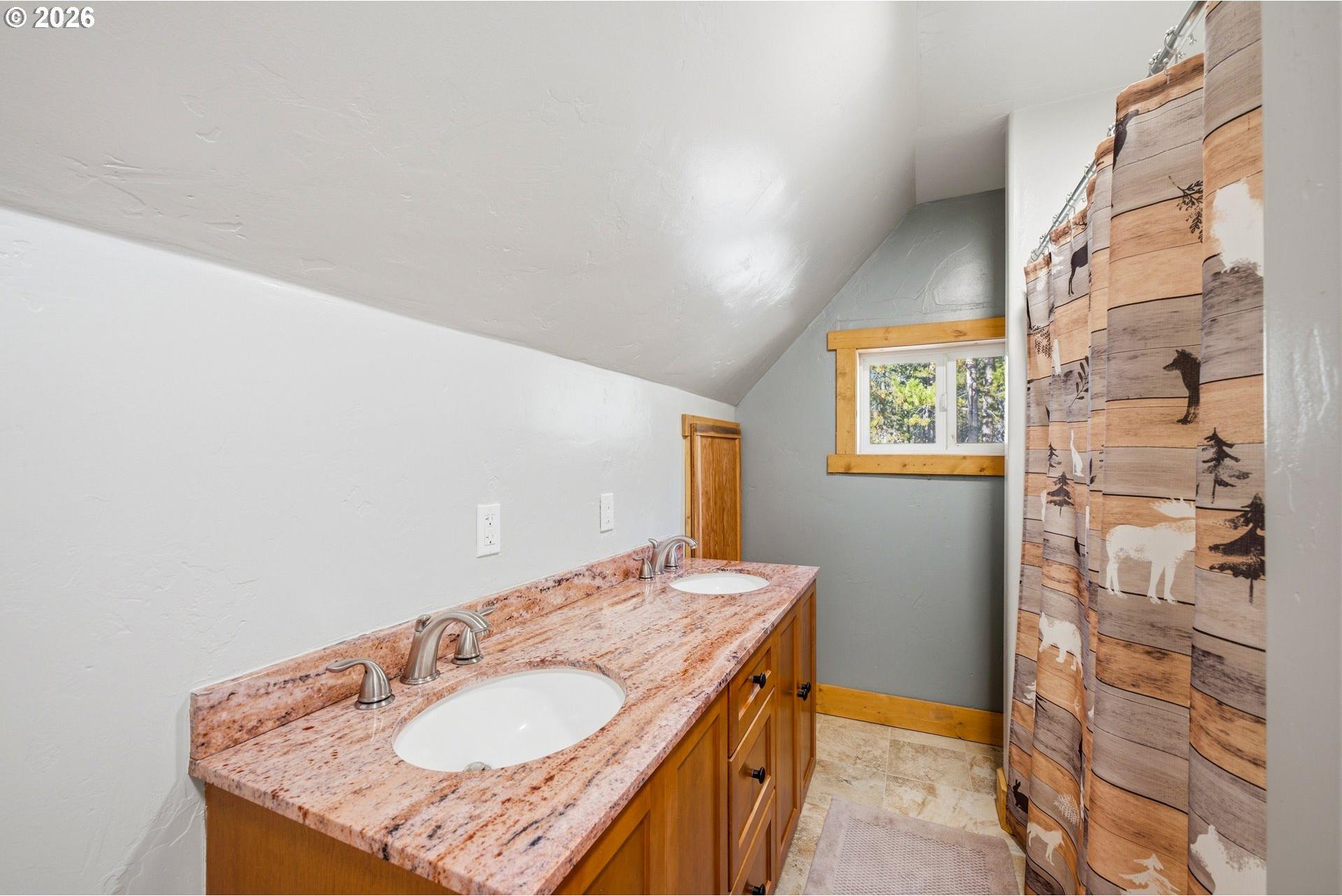 10345 Rider Court La Pine, OR 97739 - Photo 23 of 35 Primary Bedroom