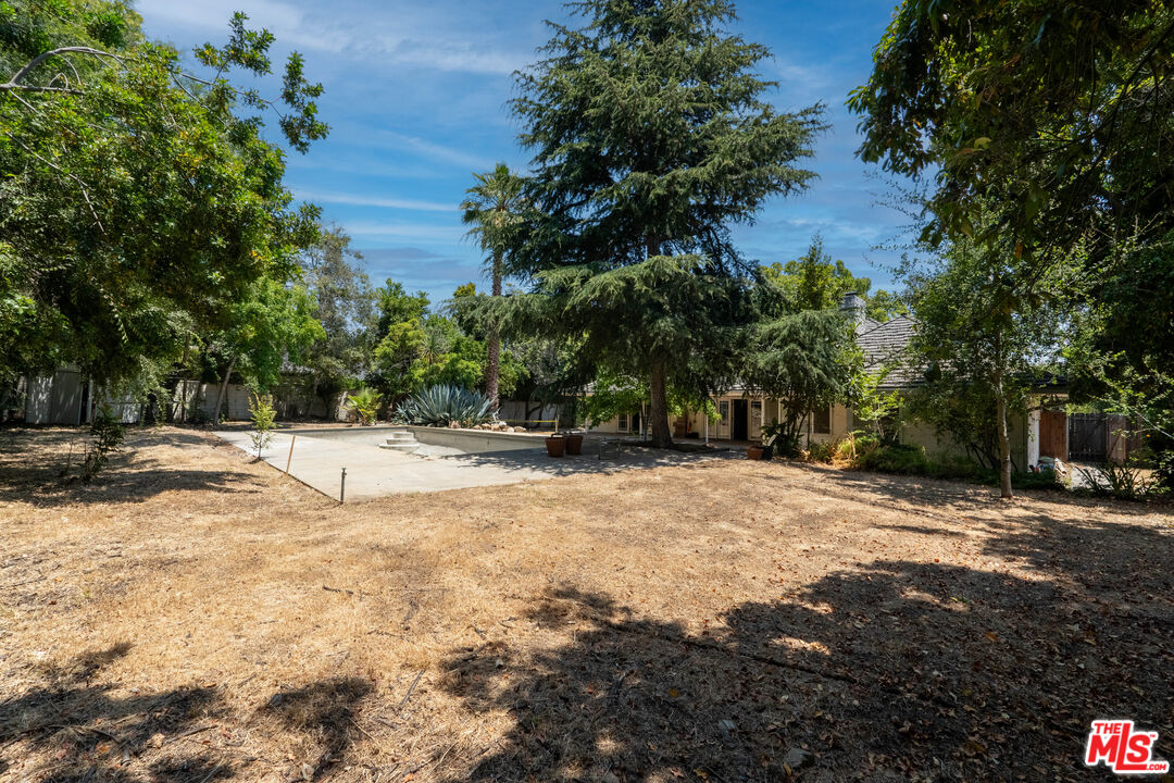 13657 Sunset Boulevard Pacific Palisades, CA 90272 - Photo 4 of 10 a view of outdoor space yard and trees