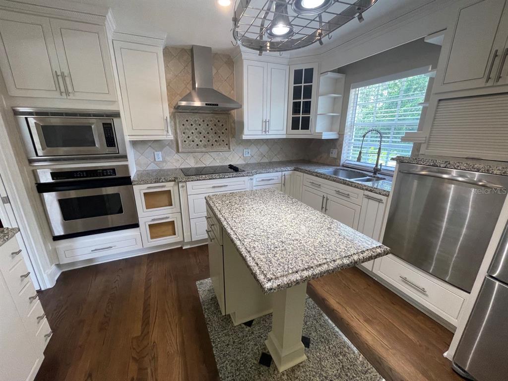 516 Little Wekiva Road Altamonte Springs, FL 32714 - Photo 5 of 40 Kitchen 1.2
