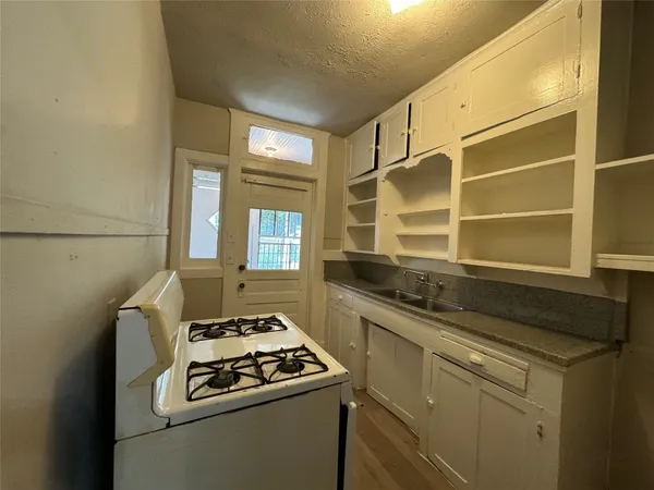 $1,100 | 1711 West Main Street, Unit 2, Houston, TX 77098