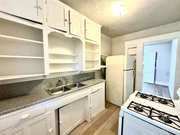 $1,100 | 1711 West Main Street, Unit 2, Houston, TX 77098